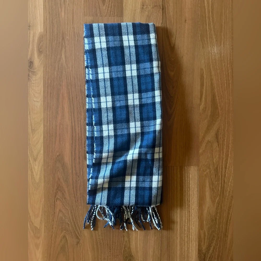 NWT soft blue tartan scarf 🧣 🆕 Old Navy